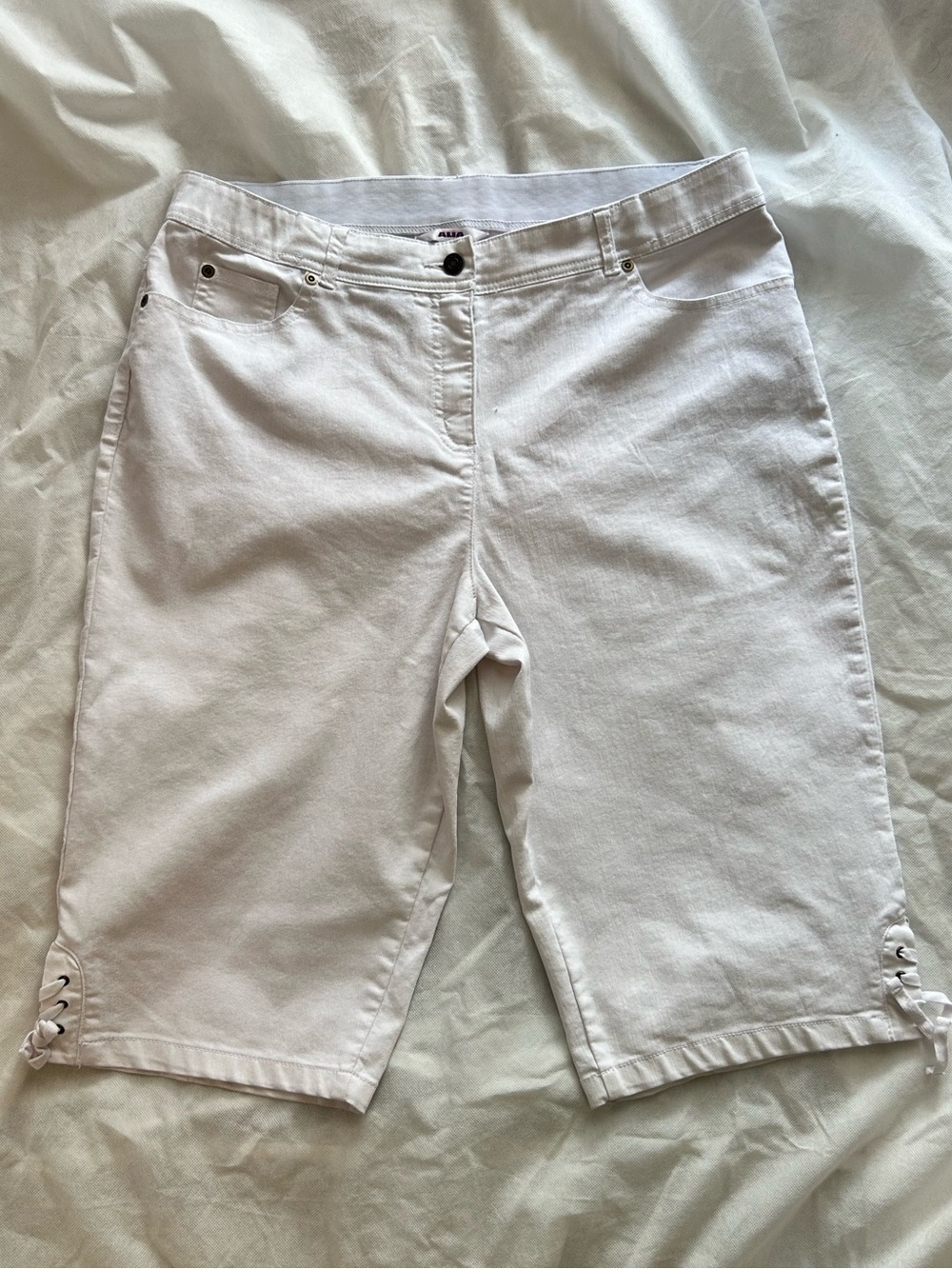 Alia White Bermuda Shorts with Side Lace-Up Hem